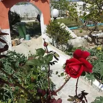 Nikos Studios 3*