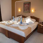 Nikos Studios 3* Kéfalos