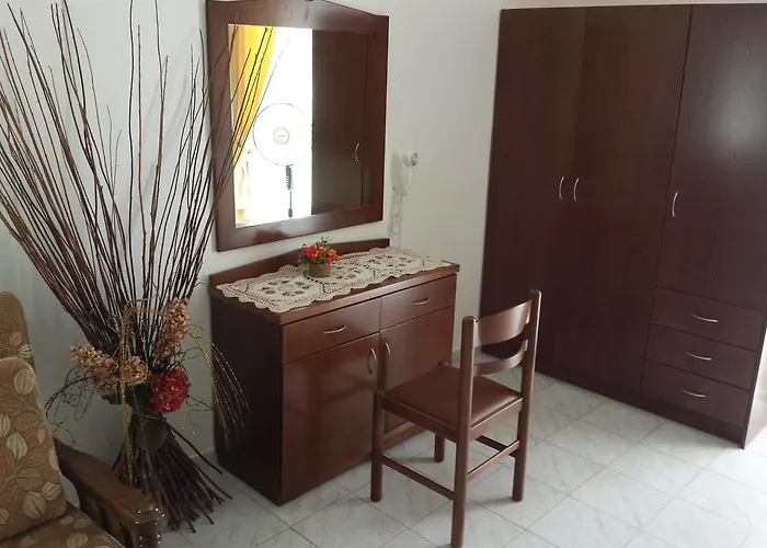 Nikos بيت ضيافة 4*