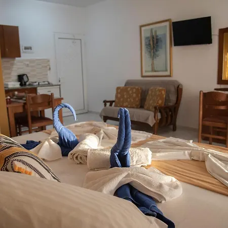 Nikos Πανσιόν Κέφαλος