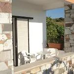 Nikos ゲストハウス 3*