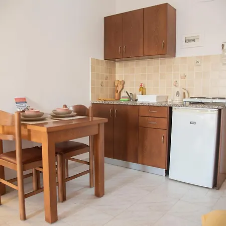 Nikos בית הארחה